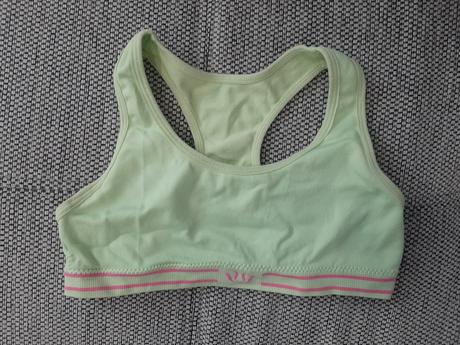 Elastická podprsenka na 10/12 rokov., 134