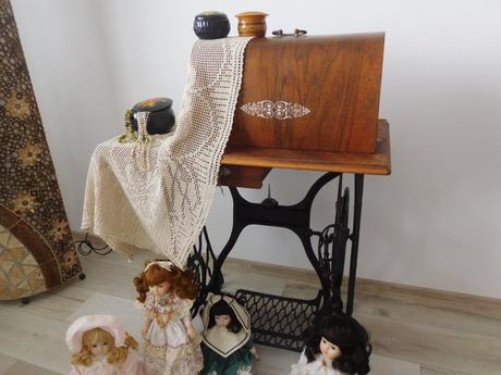 Starožitný šijací stroj značky royal-plne funkčný, 