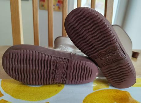 Ruzove gumaky move by melton, 27