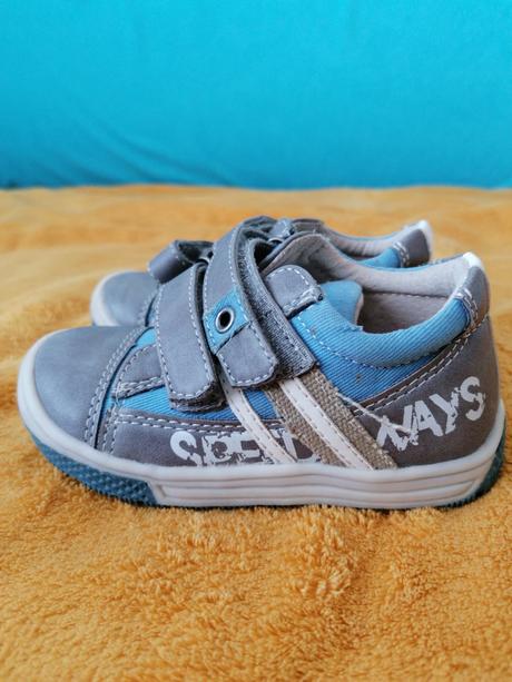 Prechodne topanky, baťa,22