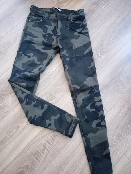 Maskáčové nohavice, bershka,s