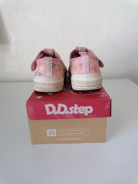 Platenky ruzove s motylikmi, d.d.step,28