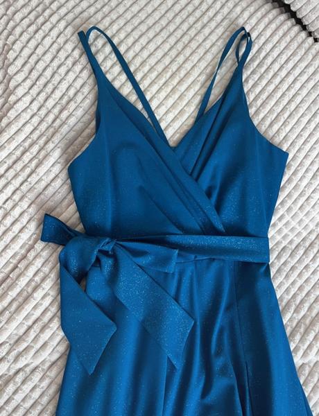 Elegantné dlhé spoločenské šaty, 34