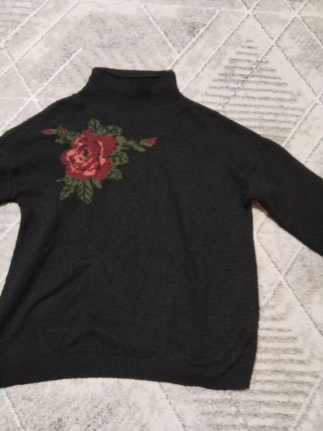 Sveter s kvetinou, yessica,s