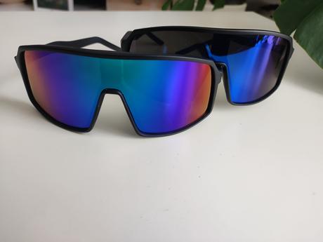 Slnečné športové okuliare,