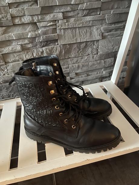 Tommy hilfiger v.40, tommy hilfiger,40