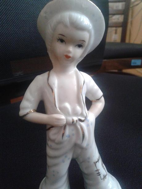 Porcelánový chlapček 17 cm -7 eur,