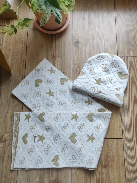 Set čiapka a šál guess, guess,98