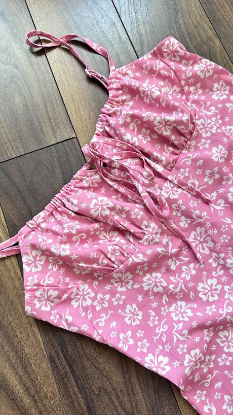 Ružové kvietkovane šaty, s