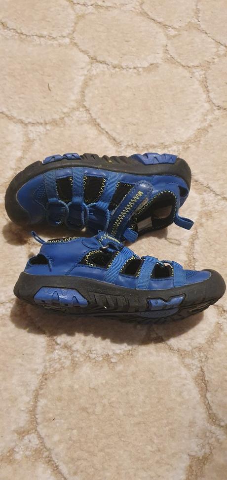 Športové sandále, 27