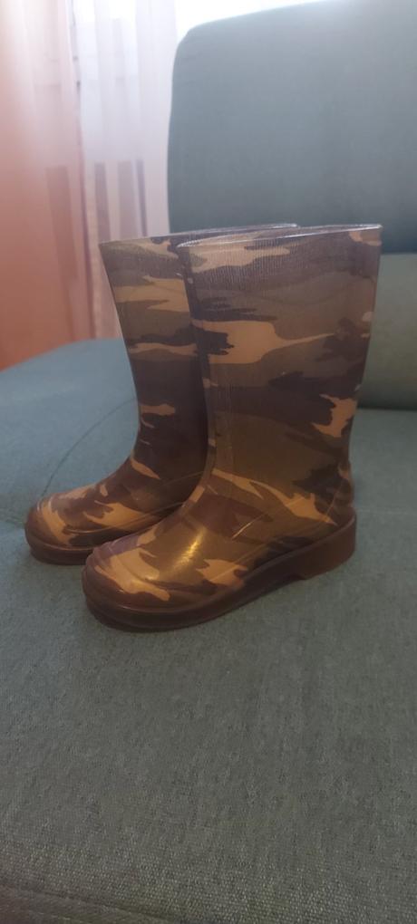 Maskačove gumáky, 25