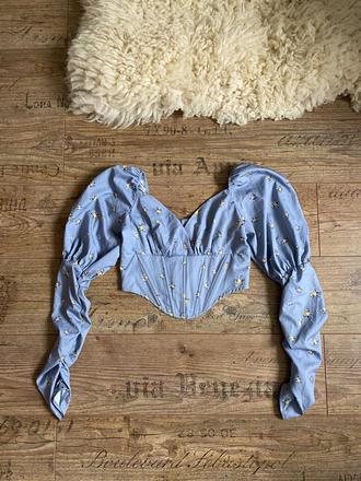 Korzetový top s nariasenými rukávmi, s