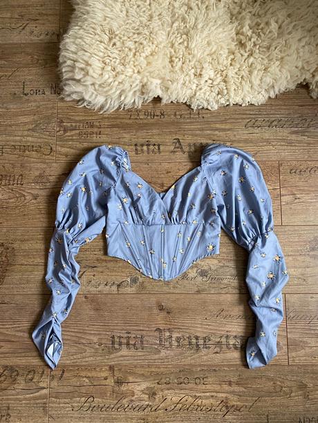 Korzetový top s nariasenými rukávmi, s