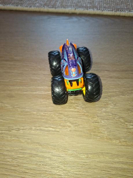 Monster truck piranha colorshifter,