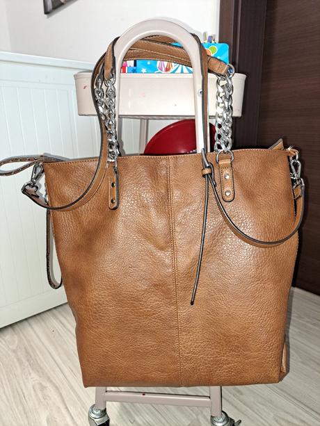 Velka kabelka bata, baťa