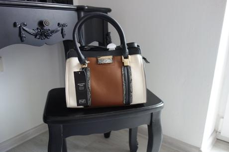 Hneda prakticka kabelka, f&f