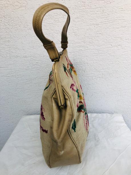 Velika starozitna kabelka vysivka obojstrana rucna,