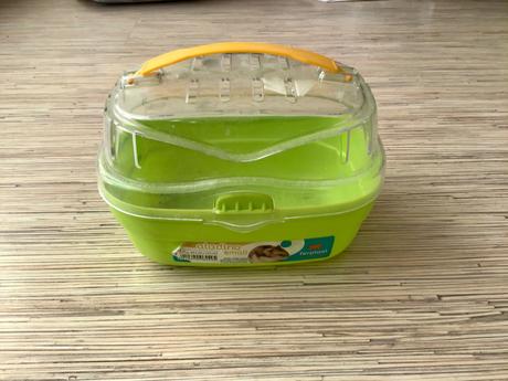 Box na prepravu a miska,