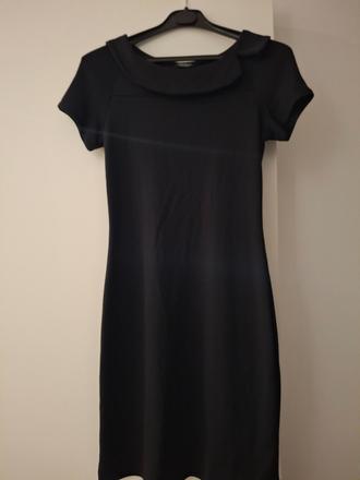 Krásne jednoduché elegantné čierne šaty, 34