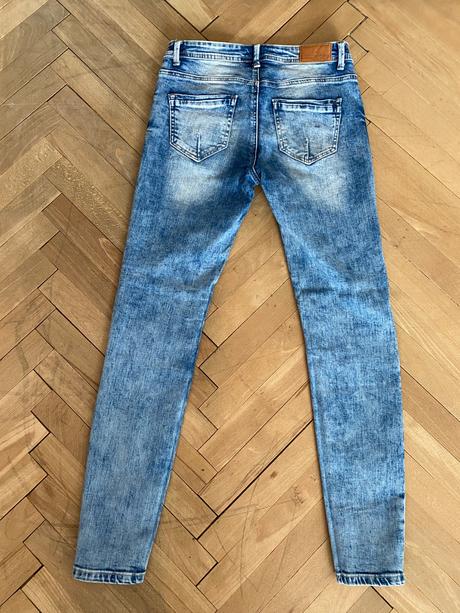Jeansy, amisu,26