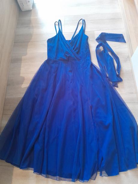 Spolocenske trblietave šaty, 40