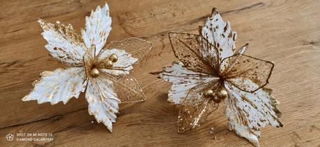 Vianočná ruža - veľká - 22 cm - s ozdobným stredom, 