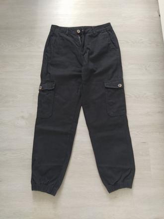 Čierne nohavice cargo., 36
