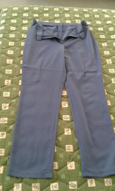 Spoločenské nohavice, 42