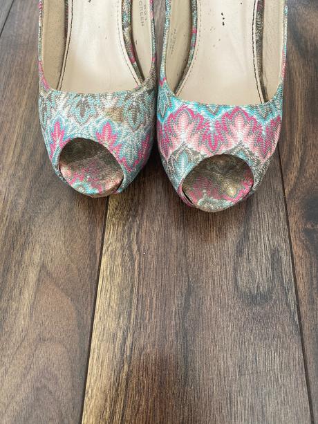 Lodičky na platforme, 39