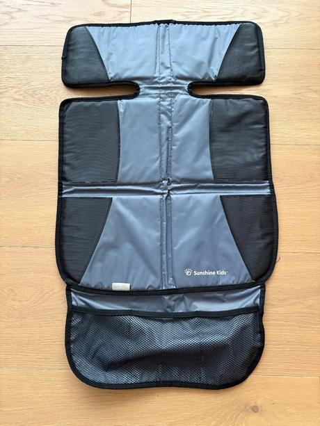 Podlozka pod autosedacku s organizerom, sunshine kids