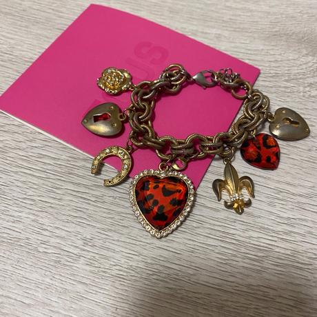 Náramok s príveskami,