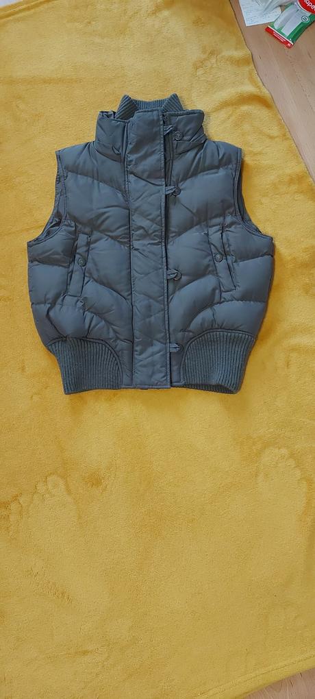 Olivová zateplená vesta veľ.40, clockhouse,40