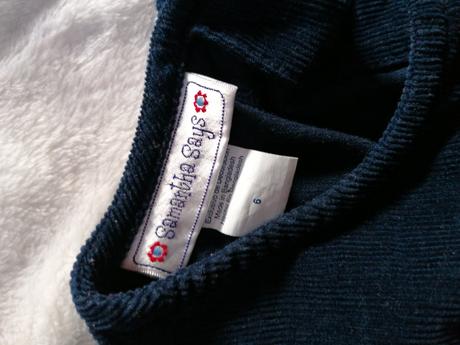 Menčestrové šaty, 122