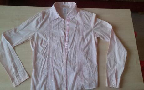 Svetlo ružová blúzka s flitríkmi a krásnym vzorom, m