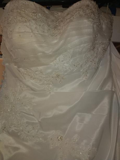 Svadobné šaty + 2 vesty, 38