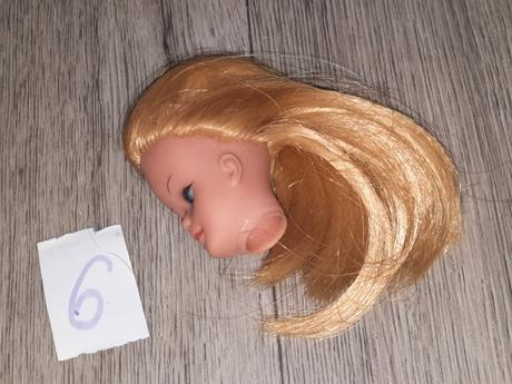 Hlavy barbie bez tela,