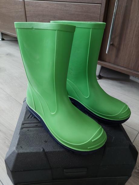 Gumáky do dažďa, 32