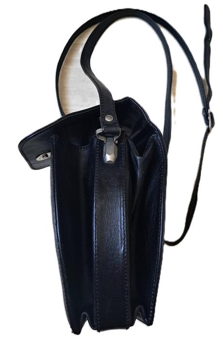 Dámska kožená crossbody kabelka zn. aigner,
