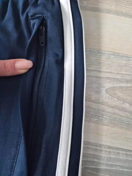 Pekné adidas tepláky, adidas,140