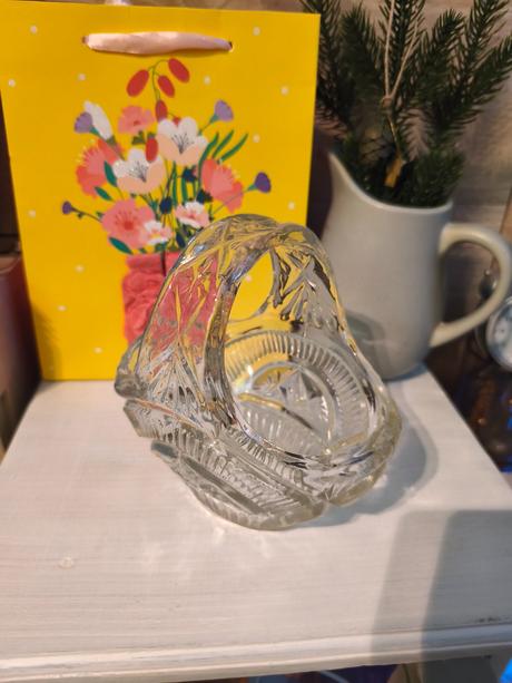 Malý sklenený košík výpredaj, 