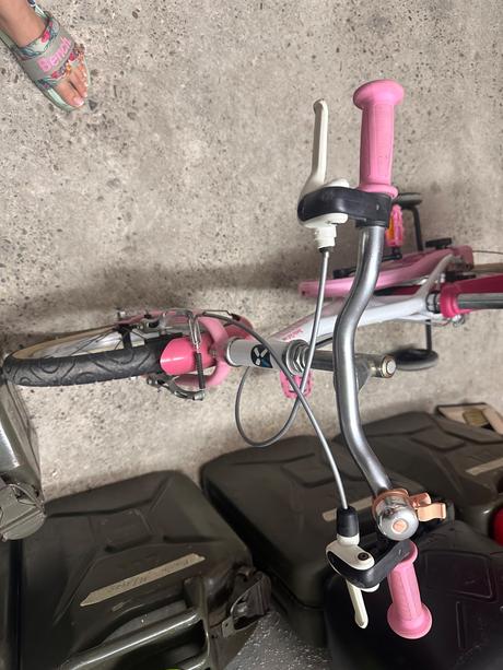 Dievčenský bicykel 16 palcovy s kolieskami, 16
