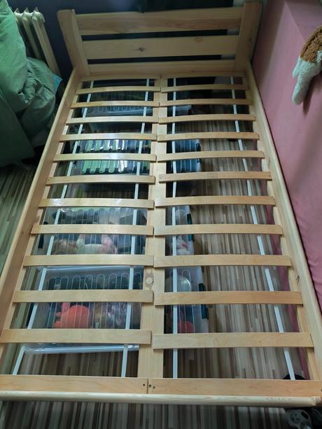 Postel pre teenegera 120x200 s roštami, šírka (cm): 120,dĺžka (cm): 200