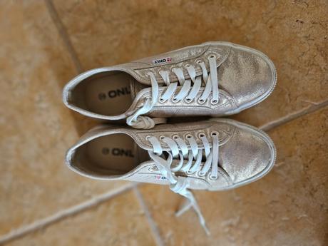 Zlatisté tenisky only 39, 39