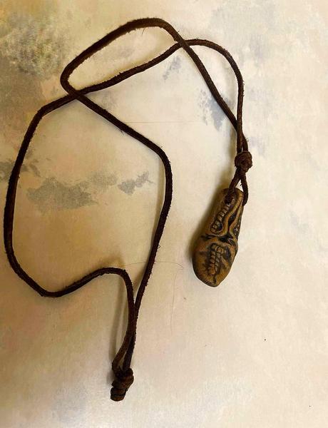 Kožený náhrdelník - papučka, 