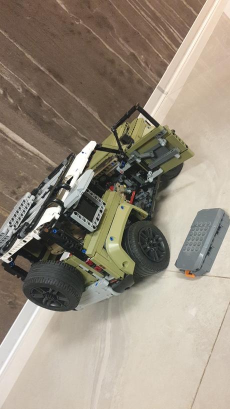 Lego technic 42110  - land rover defender top stav, 