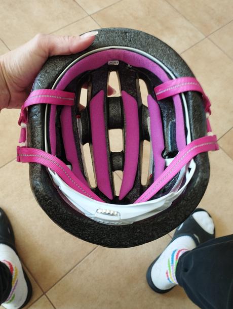 Prilba specialized, s