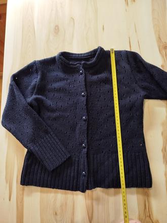 Čierny svetrík, 134