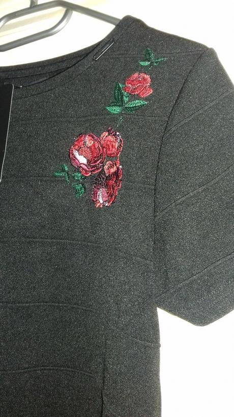 Šaty s ružou house, xs