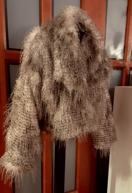 Predám obojstranný exkluzívny kožušek veľ. s-xl, 