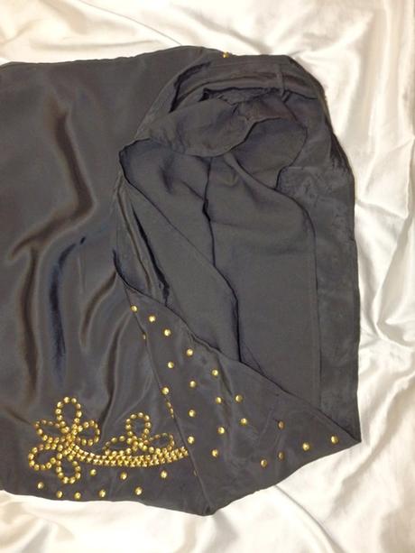 Luxusné čierne zdobené šaty, 36